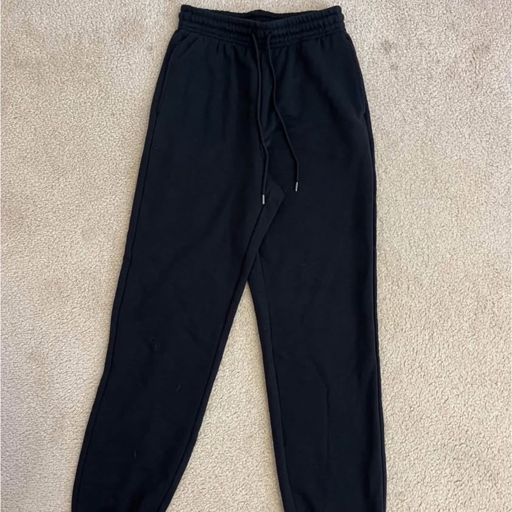 Uniqlo Black Women’s Jogger Sweatpants